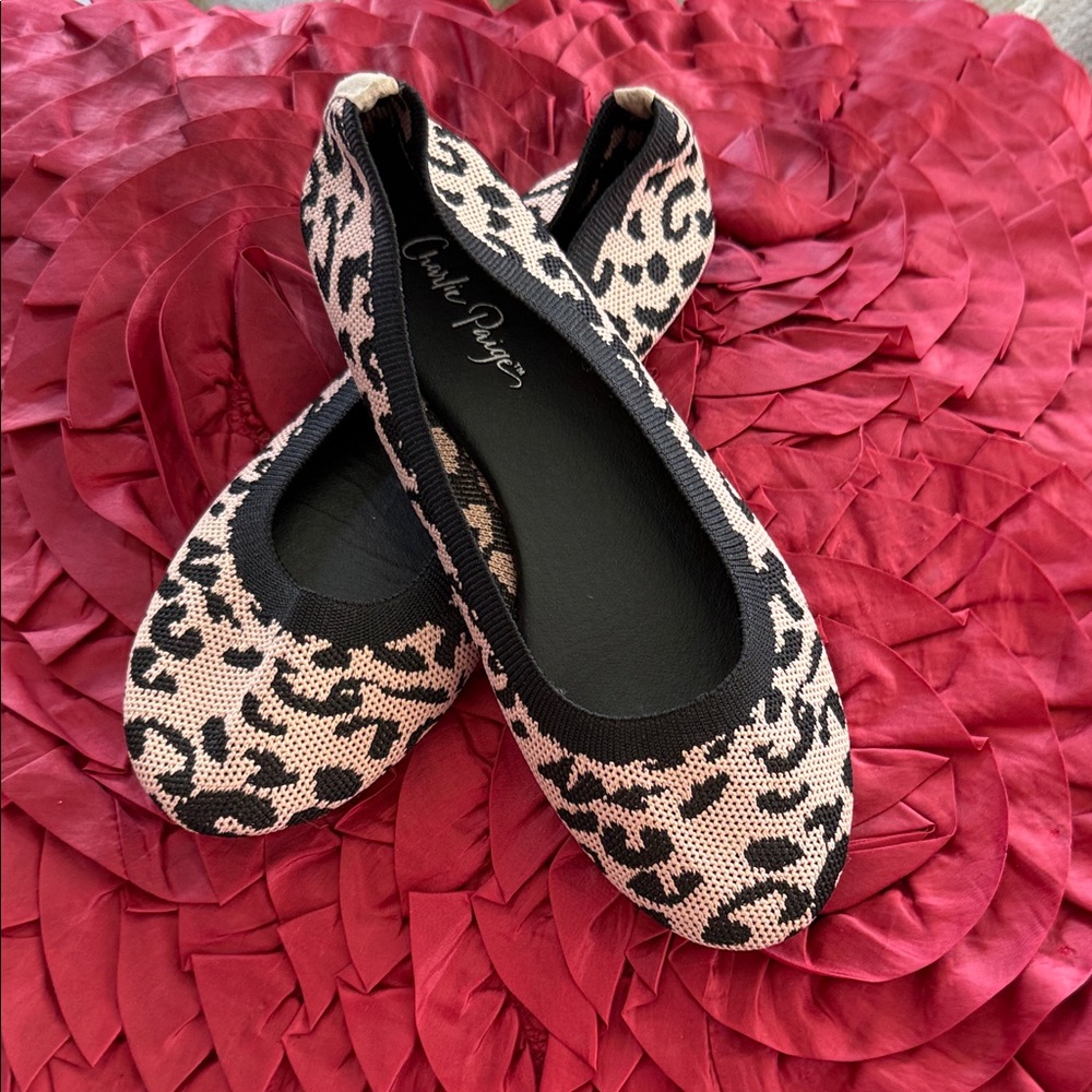 Black and Cream Women's Flats